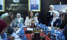 الخليلي تلتقي وحدات النوع الاجتماعي بهدف تفعيل وتطوير عملها في المؤسسات الحكومية والأمنية