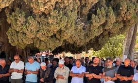 65 ألفا يؤدون الجمعة في المسجد الأقصى (فيديو وصور)