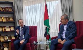 الوزير قطامي يستقبل رئيس بلدية الخليل لبحث احتياجات البلدية