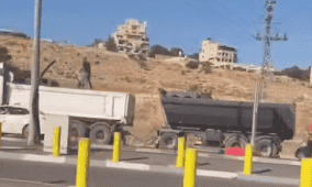 الاحتلال يعتقل عددا من العمال على حاجز عسكري جنوب القدس
