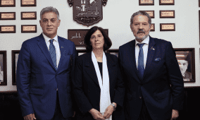 ممثل الرئيس الخاص ومحافظ سلطة النقد يؤكدان دعمهما لبلدية نابلس