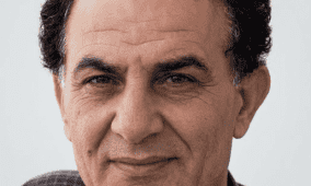 وفاة الروائي والإعلامي الفلسطيني زياد عبد الفتاح