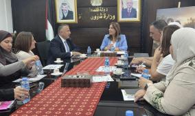 الخليلي تؤكد أهمية الشراكة مع الهيئات المحلية في تعزيز التمكين الاقتصادي للنساء