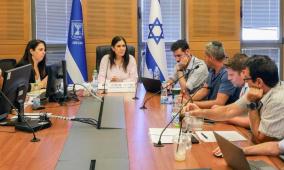 لجنة في الكنيست تقرّ بتداعيات اقتصادية واسعة لوقف دخول العمال الفلسطينيين