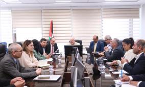 حجاوي يبحث مع بعثة الدول المانحة مستجدات برنامج تطوير البلديات في مرحلته الرابعة
