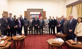 الرئيس عباس يستقبل رئيس وأعضاء بلدية الخليل