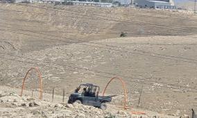 بالفيديو: مستعمرون يقيمون بؤرة استعمارية قرب جبع شمال شرق القدس