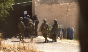 الاحتلال يخطر بإخلاء منازل في كفر عقب شمال القدس
