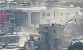 بالفيديو: الاحتلال يهدم منزلًا مكوّنًا من ثلاثة طوابق في محطة عرابة وسط انتشار عسكري واسع