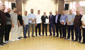 خطوة تاريخية نحو تنفيذ مشروع خزان مياه الجلزون: تسليم وثائق الأرض رسميًا إيذانًا ببدء المرحلة التنفيذية