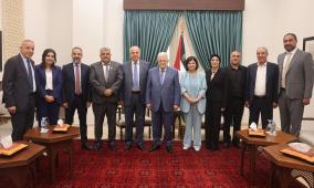 الرئيس عباس يستقبل رئيس وأعضاء بلدية البيرة ويوجههم بمضاعفة الجهود لخدمة المواطنين وتعزيز صمودهم