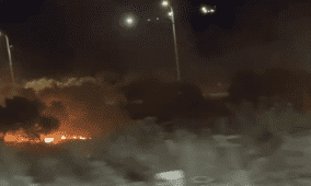 مستوطنون يشعلون النار في أشجار زيتون بقرية برقا شرق رام الله