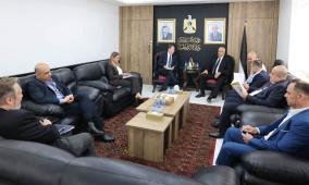 وزير الداخلية يبحث مع مدير مكتب مكافحة المخدرات وإنفاذ القانون (INL) تعزيز التعاون في دعم قطاع الأمن