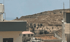 مستوطنون يصعّدون اعتداءاتهم شرق وغرب رام الله ويشقون طريقا استيطانيا