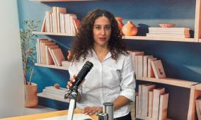 نور فريتخ.. صوتٌ فلسطيني يحمل ذاكرة المكان ويغني للحياة والأمل