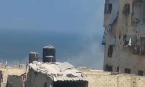 إصابات بقصف استهدف سطح منزل في مخيم الشاطئ غرب غزة