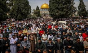 الصلاة في الأقصى.. إثبات ملكيةٍ للمكان