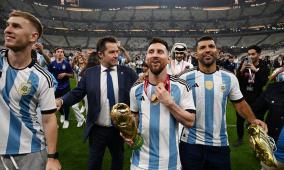 ميسي يُعلن اعتزاله اللعب الدولي مع المنتخب الأرجنتيني