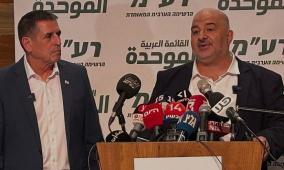 منصور عباس يعلن رسميا ضم سيغالوفيتش إلى القائمة الموحدة