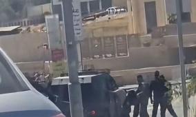 الاحتلال يعتقل شابا ويبعد مواطنين عن القدس والأقصى