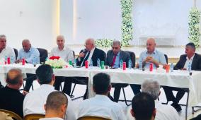 وزير الداخلية يعقد لقاءً موسعاً مع فعاليات عزون والبلدات المجاورة
