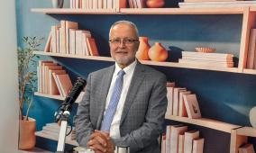 د. بشار الكرمي.. رحلة من الطب والعمل التطوعي إلى بناء تجربة مخبرية