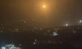 الاحتلال يحاصر منزلا في عقربا ويطلق النار وقذيفة "إنيرجا" باتجاهه