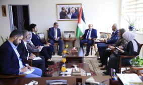 أبو زيد يستقبل السفير التشيلي ويبحث معه آفاق تعزيز التعاون في الإدارة العامة وبناء القدرات