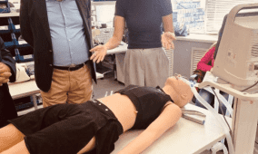 وفد جامعة القدس يبحث مع شركة Medvision الروسية إنشاء مركز متكامل للمحاكاة الطبية في كلية الطب