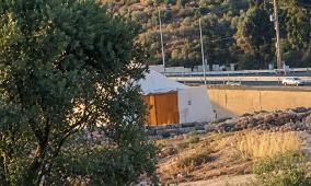 محافظة القدس: بؤرة استعمارية ثانية في بيت إكسا خلال أربعة أشهر ضمن مسار متصاعد للسيطرة على أراضي البلدة