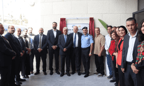 "التربية" وبلدية البيرة تفتتحان مدرسة عبد الجواد صالح