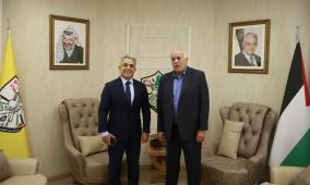 الرجوب يلتقي السفير المصري ويؤكد عمق العلاقات بين البلدين