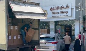 الخليل تصدّر أول شحنة أحذية فلسطينية إلى "أمازون" الأمريكية