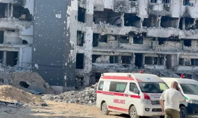 غزة.. القطاع الصحي يعاني كارثة غير مسبوقة ونقصاً حاداً في التخصصات والأجهزة الطبية