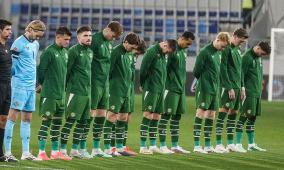 "يويفا" يفتح تحقيقا ببصق لاعب إسرائيلي على مسؤول بمنتخب إيرلندا