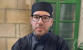 الاحتلال يفرج عن الشيخ معتز أبو سنينة ويبعده عن الحرم الإبراهيمي