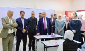"التربية" تفتتح مشغلين لتصميم الأزياء ومختبر حاسوب في أريحا