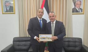 القنصل العام لدولة فلسطين في دبي يستقبل رئيس اتحاد الغرف التجارية