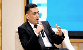البروفيسور معتصم عديلة يواصل نشر مشروعه الفكري لتطوير العلوم الإنسانية في عصر الذكاء الاصطناعي