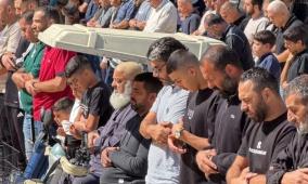 بالصور | عشرات الآلاف يؤدون صلاة الجمعة في المسجد الأقصى