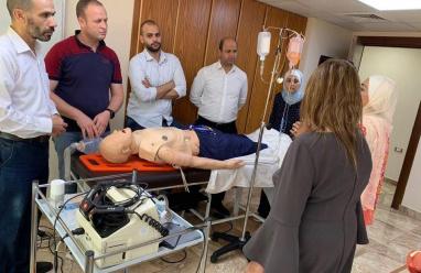 فريق من الجامعة يشارك في دورات للتدريب في إنعاش القلب والتنفس