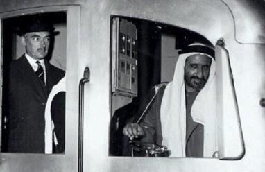 صورة عمرها 60 عاماً.. ما حلم حاكم دبي الذي تحول لحقيقة؟