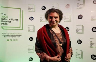 لأول مرة.. كاتبة هندية تفوز بجائزة "بوكر" الأدبية الدولية