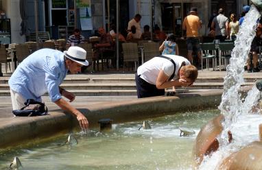 فرنسا تسجل أكثر من 300 حالة غرق خلال الصيف بسبب موجات الحر