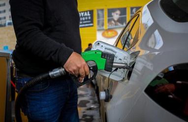إسرائيل تقرر تخفيض الضريبة على الوقود وإلغاء قرار رفع الأسعار