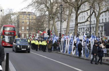 صور: الاحتجاجات تلاحق نتنياهو في لندن