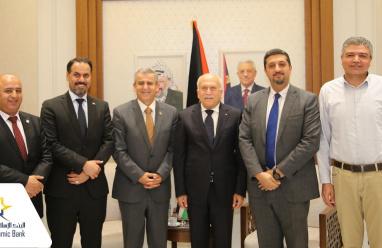البنك الإسلامي الفلسطيني ووزارة الاقتصاد الوطني يبحثان تعزيز التعاون المشترك