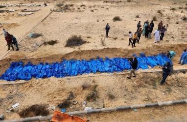 "هآرتس": إسرائيل تحتجز جثامين 1700 فلسطيني للمساومة مستقبلا