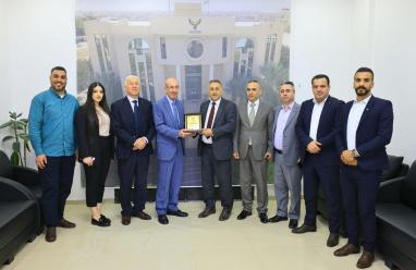 مؤسسة ياسر عرفات وجامعة الإستقلال تبحثان التعاون المشترك