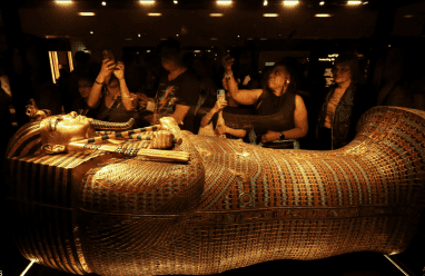 كنوز توت عنخ آمون تعرض لأول مرة في المتحف المصري الكبير